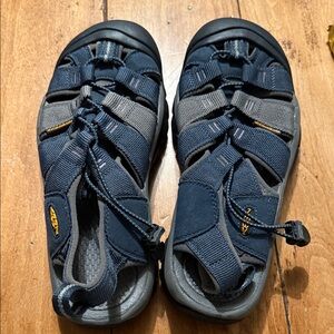 Navy and Gray Sandals keen Newport 9.5